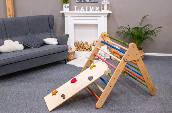 Salokāms koka pikler trijstūris ar slidkalniņu montessori rotaļlieta