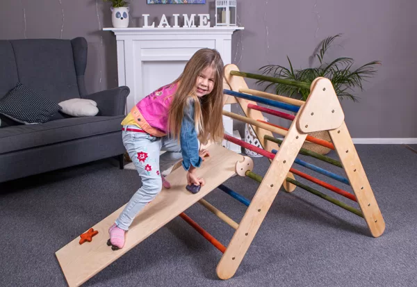 Salokāms koka pikler trijstūris ar slidkalniņu montessori rotaļlieta